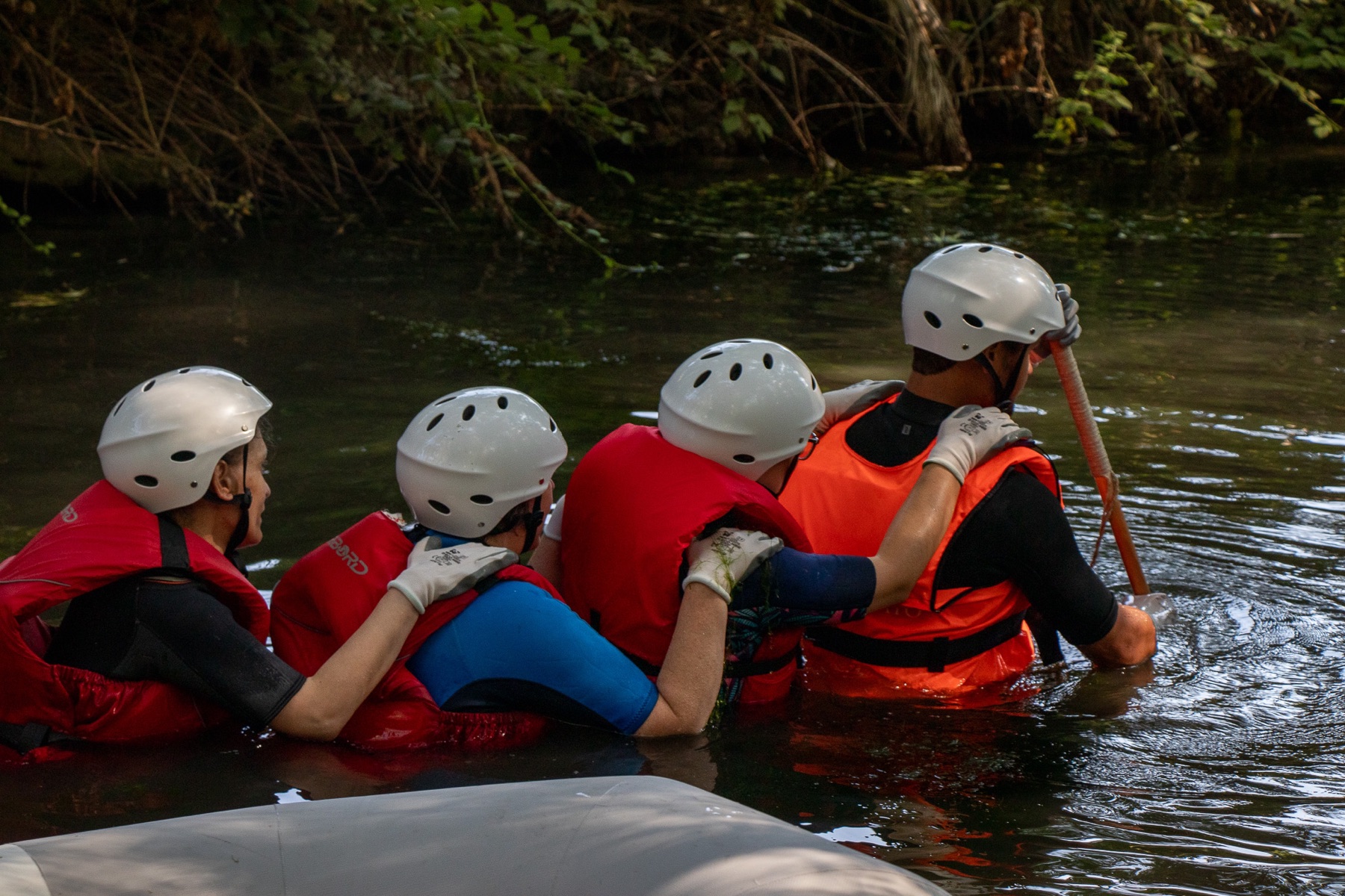 Trabajo en equipo en el agua